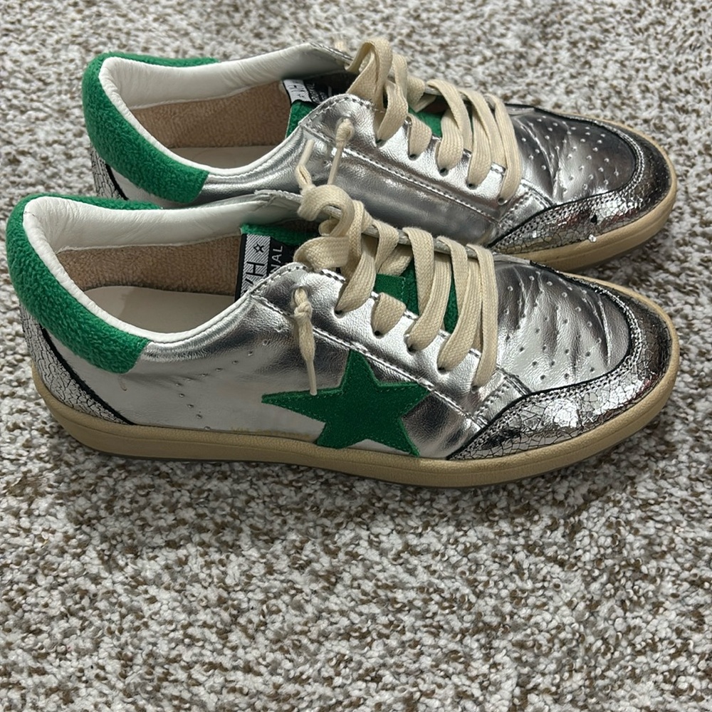Womens vintage Havana 8.5
Good condition
